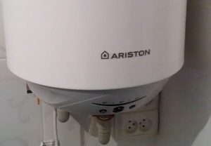 Замена водонагревателя Аристон в Элисте